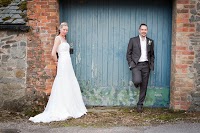 Steve and Sarah Mills Wedding Photography 1073982 Image 9